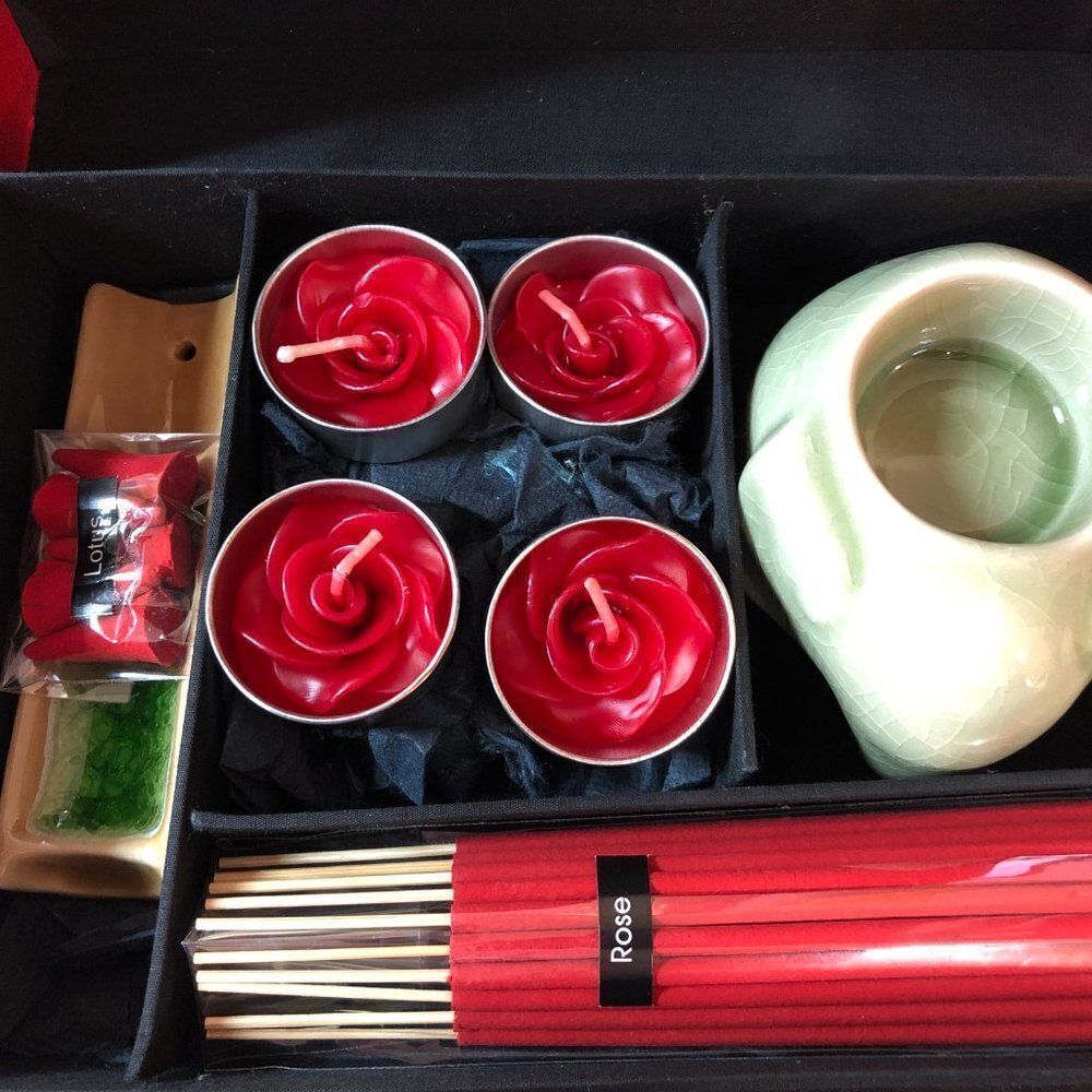 ‎Candle & Incense Gift Box - Red - Picture 2 of 9